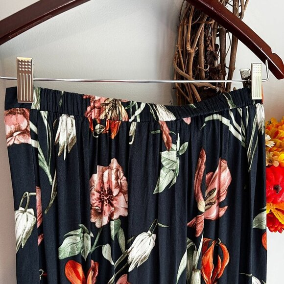 Dark Romance Coastal Feminjne Faux Wrap High Low Floral Skirt MEDIUM Black - Picture 6 of 10